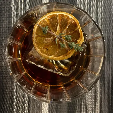 Byzantium Breeze 2b, Pool, Center *