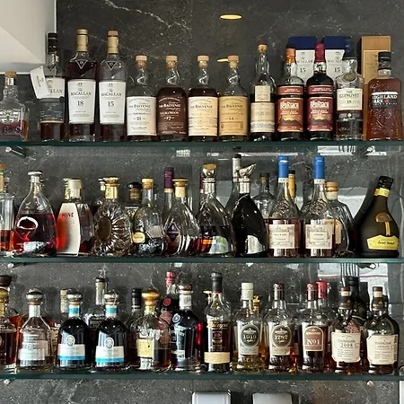 Byzantium Breeze 2b, Pool, Center 公寓 Paphos