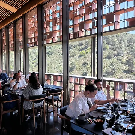 Byzantium Breeze 2b, Pool, Center 公寓