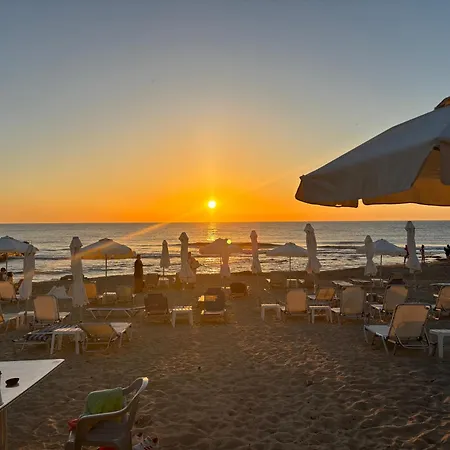 Byzantium Breeze 2b, Pool, Center