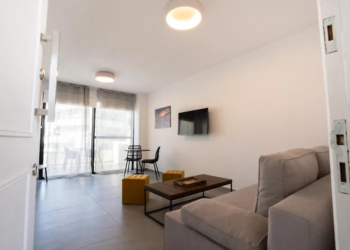 Byzantium Breeze 2b, Pool, Center パ フォス