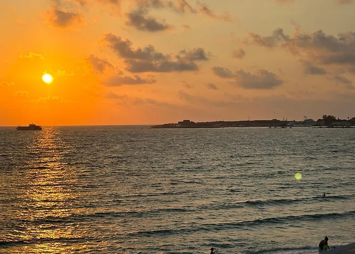 Byzantium Breeze 2b, Pool, Center *