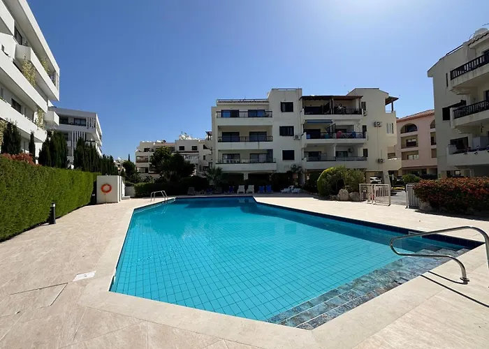 Byzantium Breeze 2b, Pool, Center パ フォス