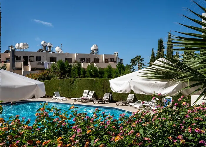 Byzantium Breeze 2b, Pool, Center パ フォス