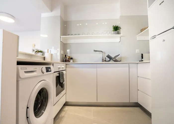 Byzantium Breeze 2b, Pool, Center アパート パ フォス