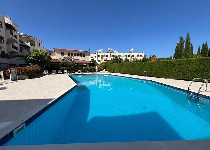 Byzantium Breeze 2b, Pool, Center パ フォス