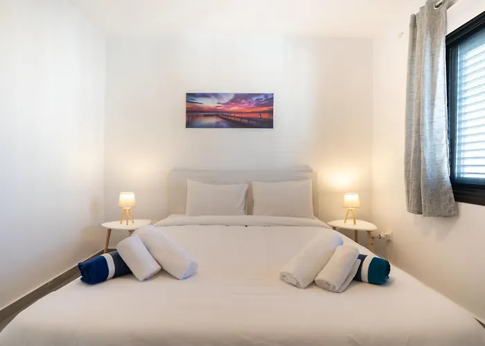 Byzantium Breeze 2b, Pool, Center * パ フォス