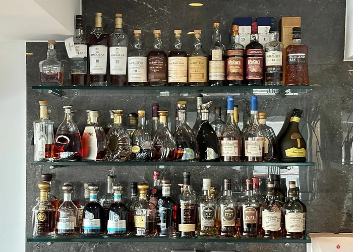 Byzantium Breeze 2b, Pool, Center アパート パ フォス