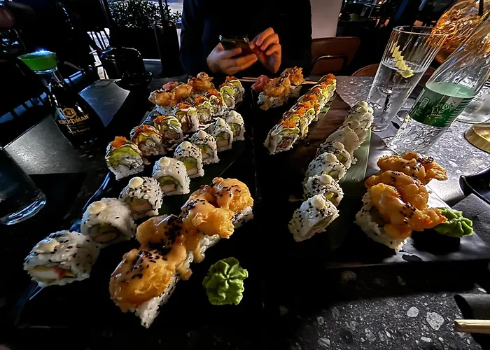 Byzantium Breeze 2b, Pool, Center アパート