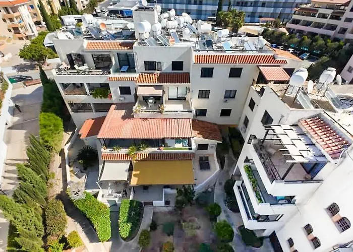 Byzantium Breeze 2b, Pool, Center * パ フォス