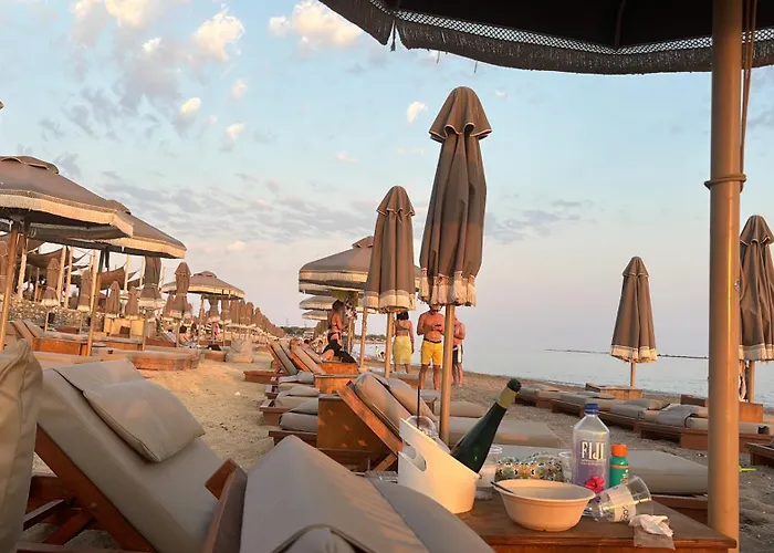 Byzantium Breeze 2b, Pool, Center パ フォス