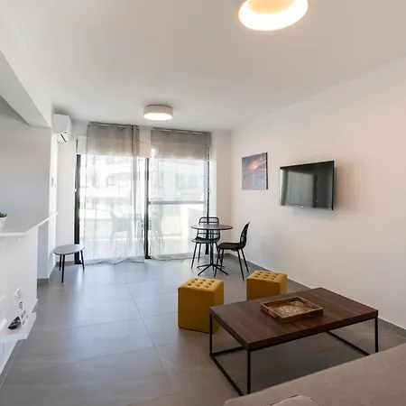 Byzantium Breeze 2b, Pool, Center * Paphos