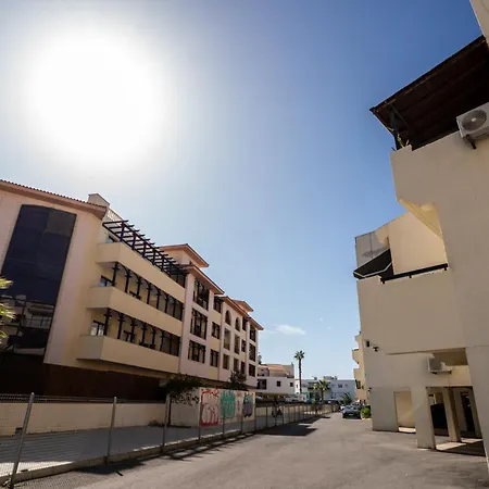 Byzantium Breeze 2b, Pool, Center Apartment