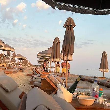 Byzantium Breeze 2b, Pool, Center Pafos