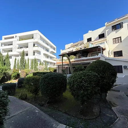 Byzantium Breeze 2b, Pool, Center