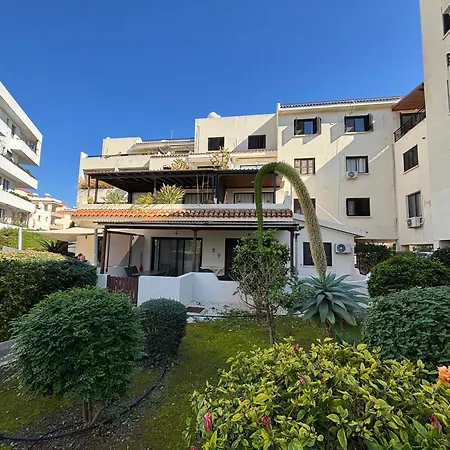 Byzantium Breeze 2b, Pool, Center *