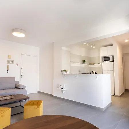 Byzantium Breeze 2b, Pool, Center Διαμέρισμα *