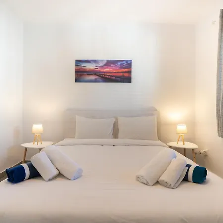 Byzantium Breeze 2b, Pool, Center * 파포스