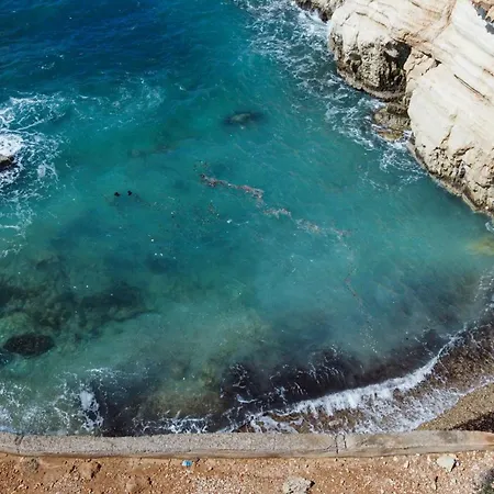 Byzantium Breeze 2b, Pool, Center